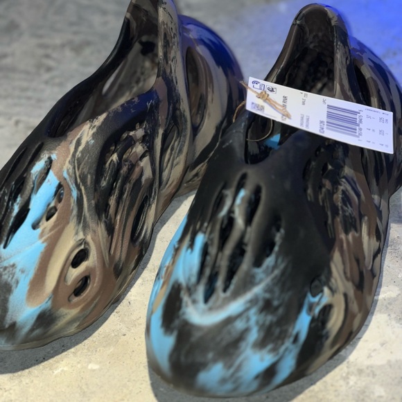 NWT ADIDAS YEEZY FOAM RUNNERS MX Cinder - Picture 5 of 8